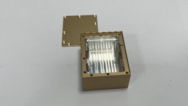 移動電源外殼鋁型材cnc加工的工藝流程是什么？